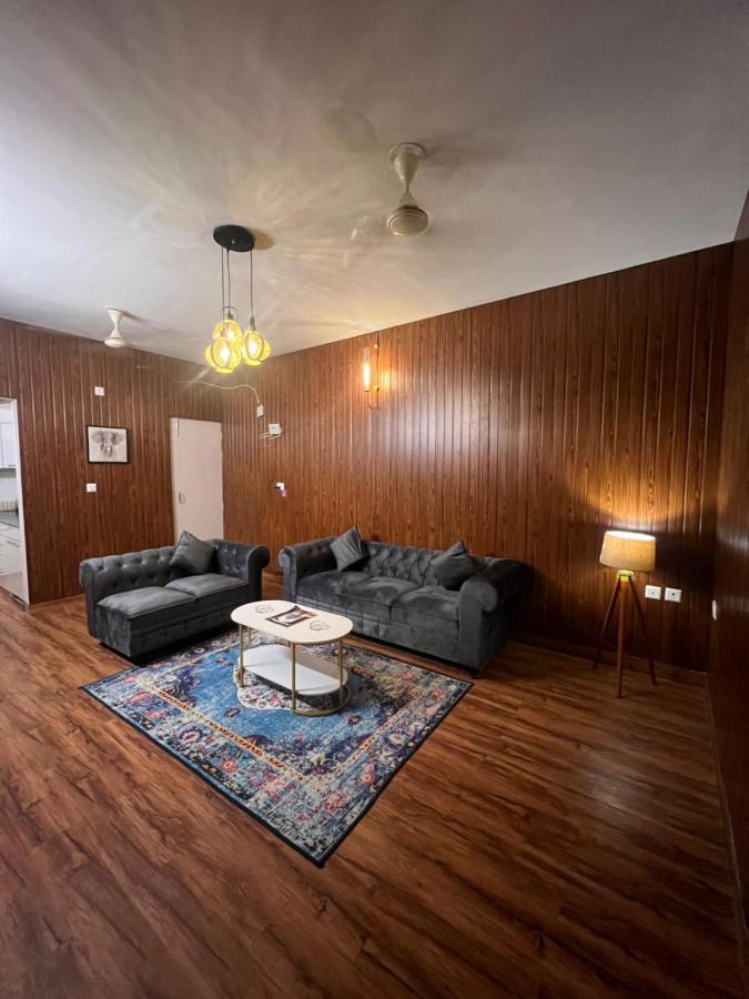 Appartamento Metro Nook Lucknow Esterno foto
